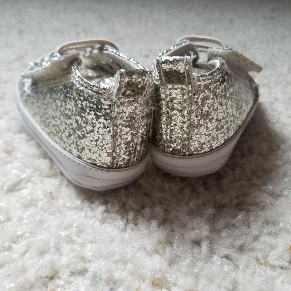 Gold converse - Picture 2 of 3